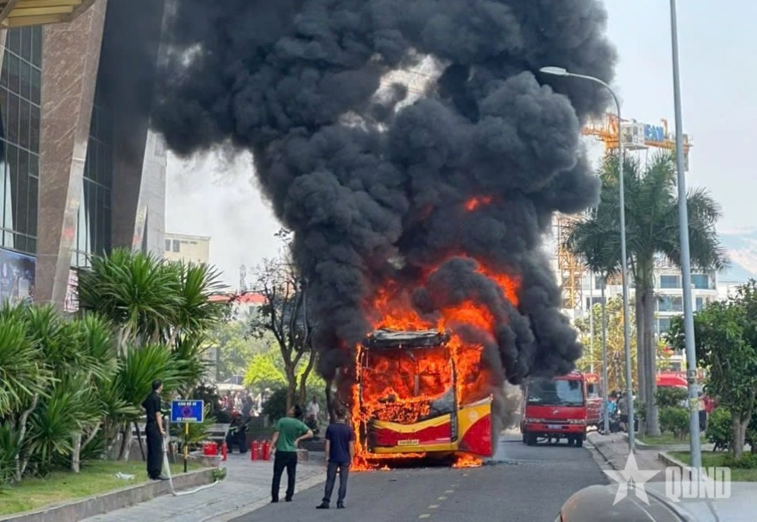 Cháy xe khách ở Nha Trang - Khánh Hòa